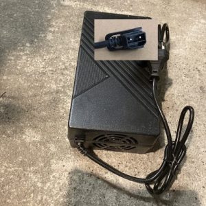 Schnellladegerät spezial gross 5A – 60V / 63V / 71.4V Lithium