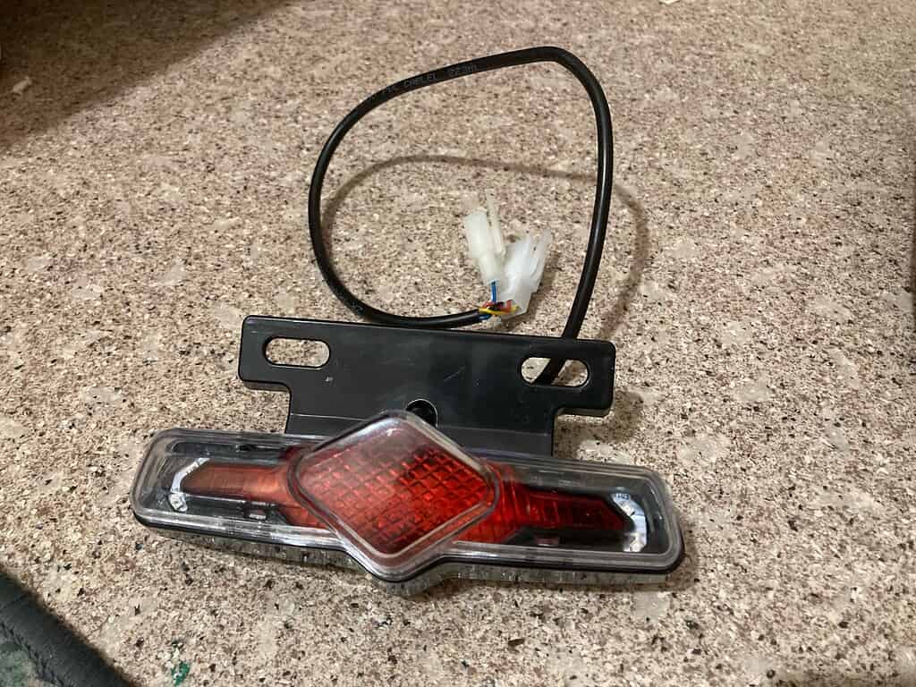 USB-Rücklicht Mit Blinker & Fernbedienung – IPX6 Wasserdicht, 30 Lumen, Für MTB, Rennrad & Roller USB-Rücklicht Mit Blinker & Fernbedienung – IPX6 Wasserdicht, 30 Lumen, Für MTB, Rennrad & Roller