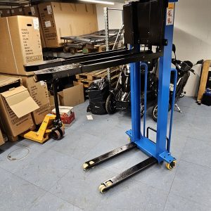 Mobiler Kletter Stapler EFEP KL1 für LKW oder Rampe